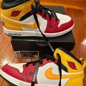 Nike Jordan 1 Mid SE(PS)  Kids' Black/University Gold/Red  Sneakers